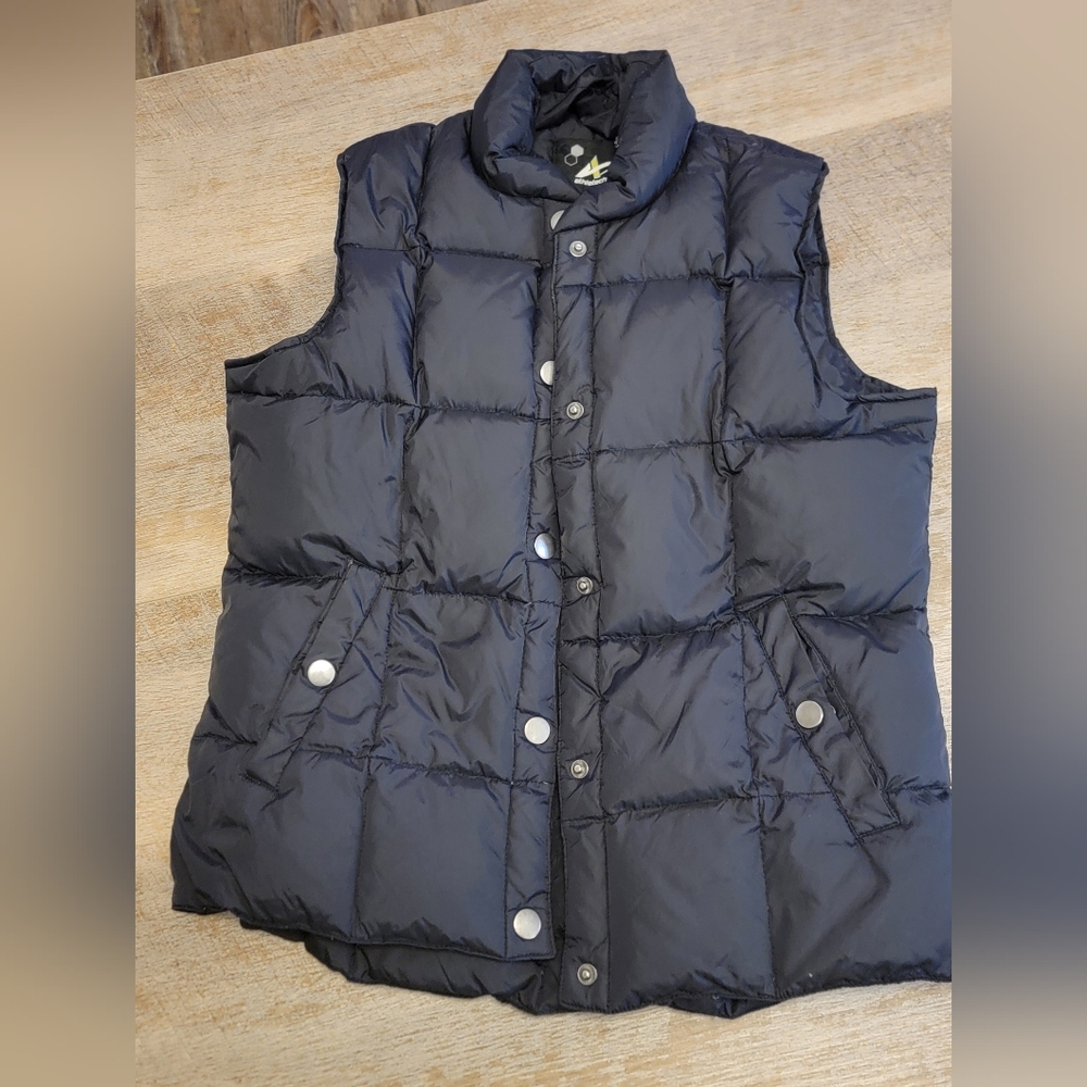 Stylish Black Puffer Vest Size Small